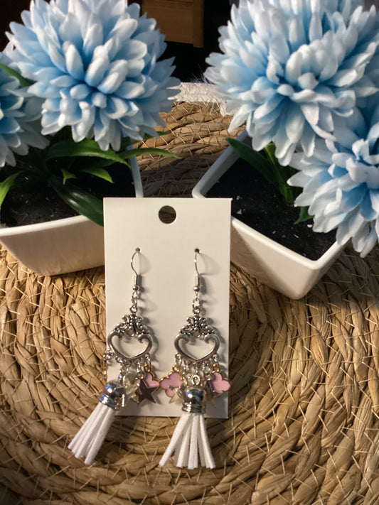 Boucles d oreille pendante ponpons blanc et fleur rose