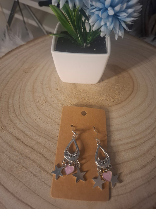 Boucle d’oreille  pendante  🌟 et cœur  rose